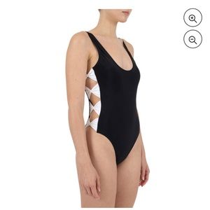 NWT! Cyn & Luca Cut-Out Swimsuit, size US women’s XL